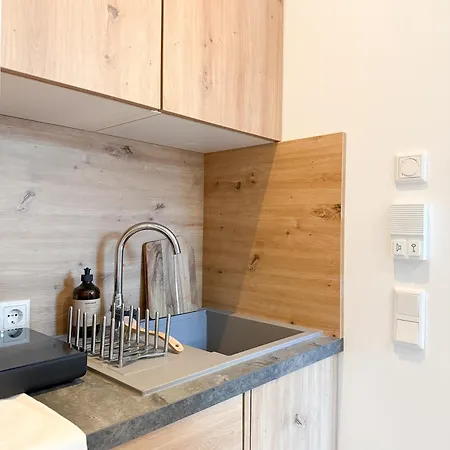 Industrial Look - Eigenes Bad Und Kueche - Neu Apartmán